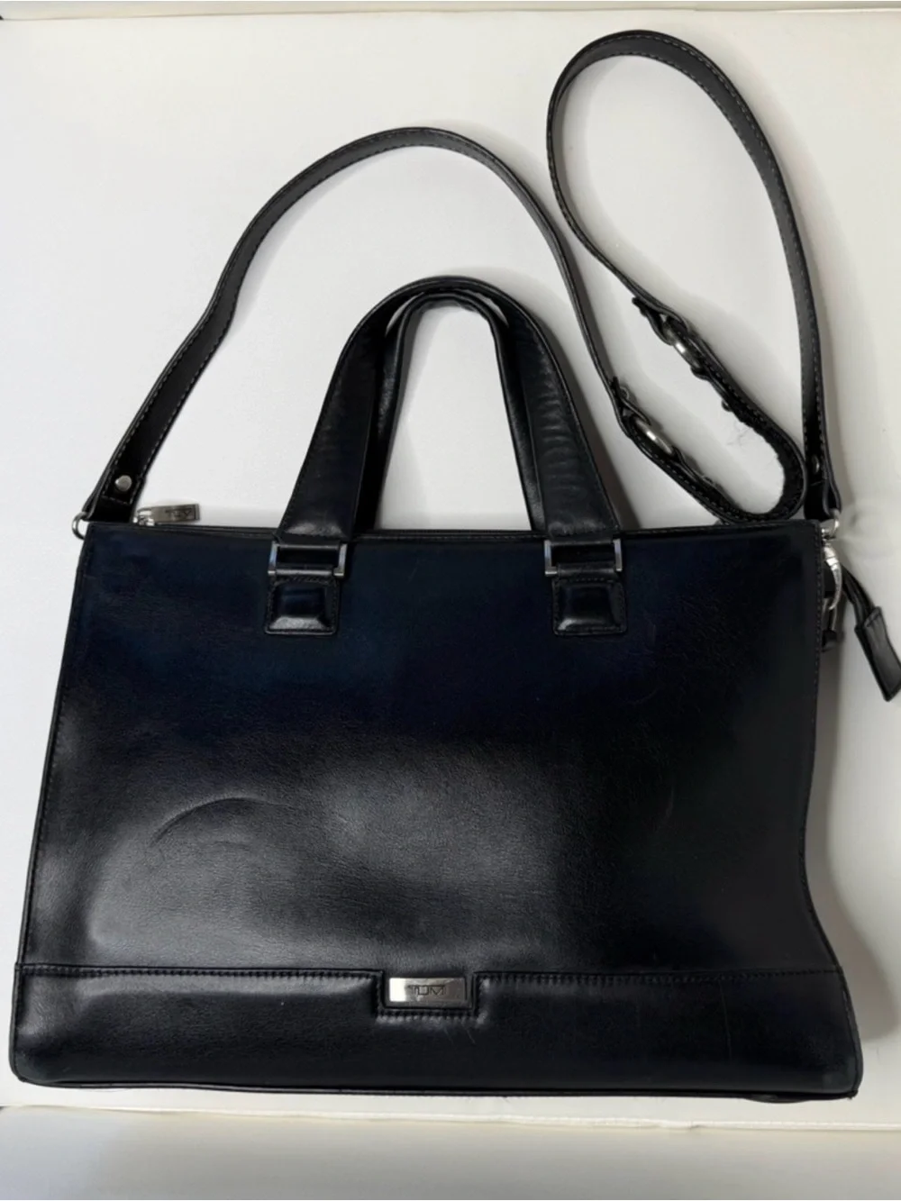 Tumi Black Leather Laptop Messenger Bag Silver Accent 43907D Vintage Business